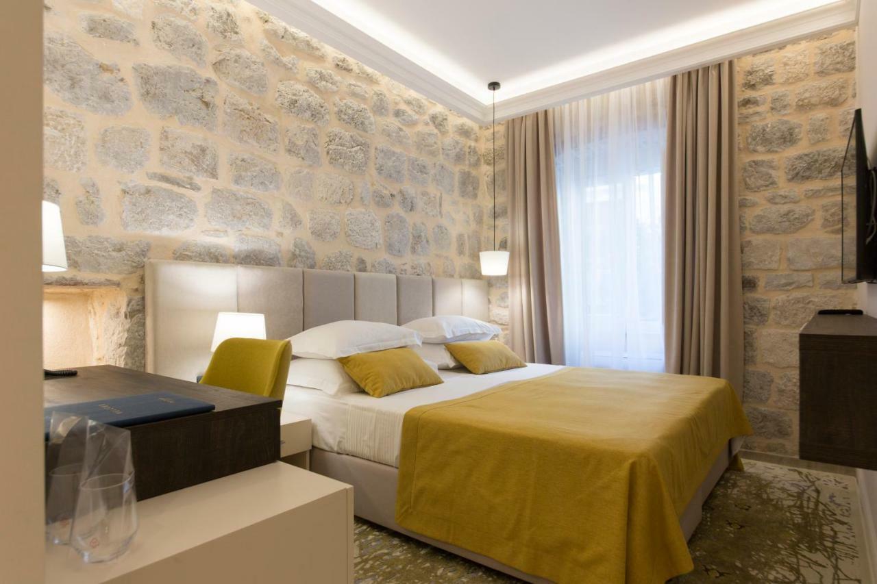 Heritage Hotel Leon Coronato Perast Buitenkant foto